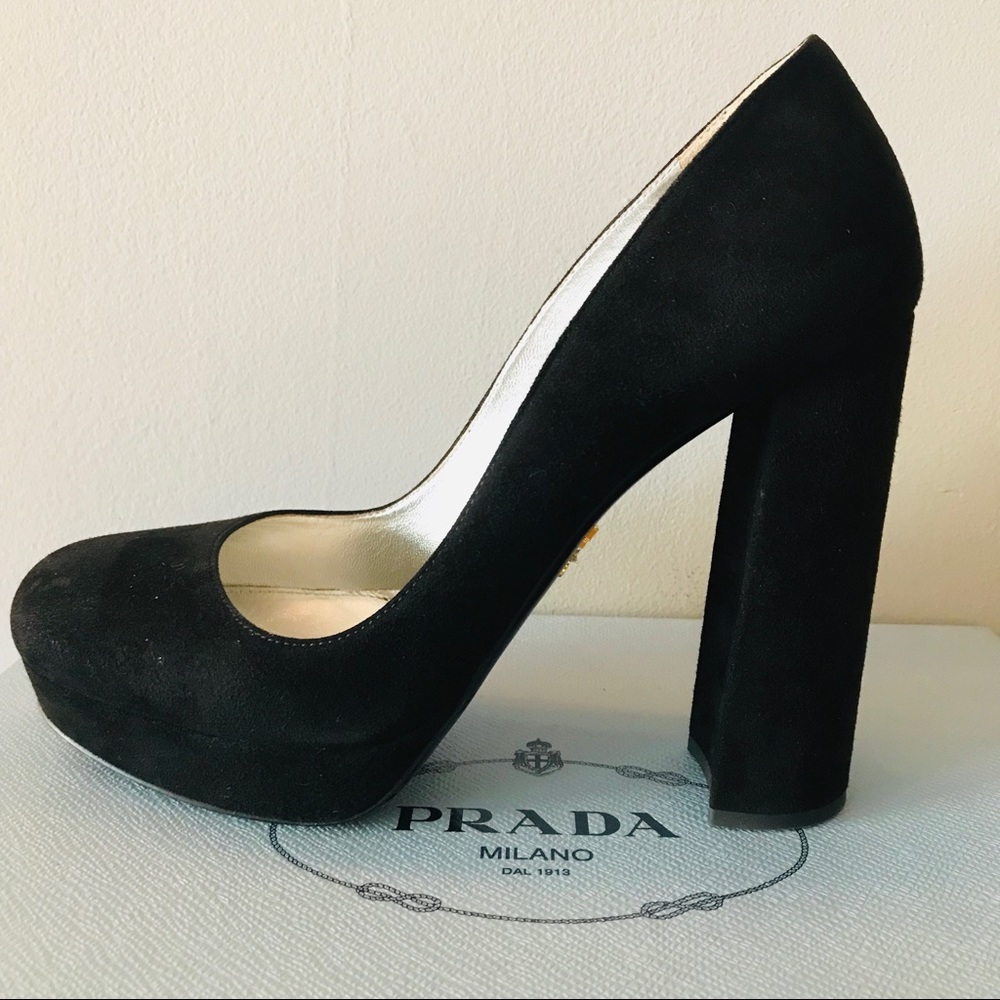 Prada Pumps.